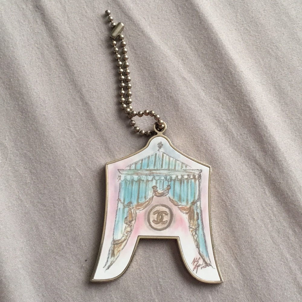 Selling my authentic Chanel Keychain!!